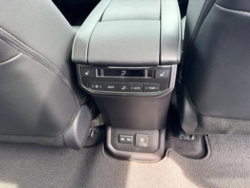 2026 Toyota Highlander Platinum AWD