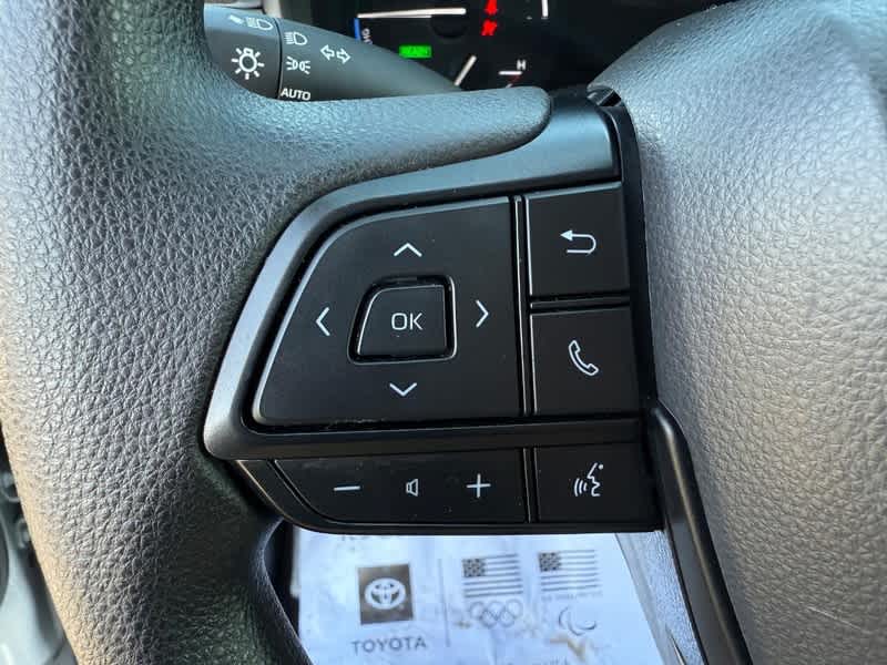 2025 Toyota Sienna LE FWD 8-Passenger