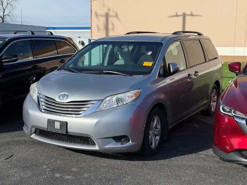 2017 Toyota Sienna LE FWD 8-Passenger
