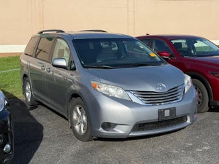 2017 Toyota Sienna LE FWD 8-Passenger