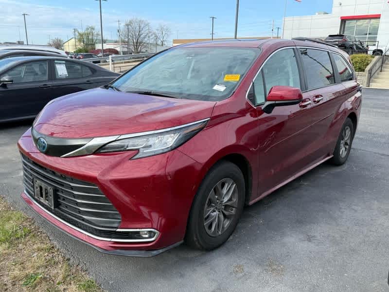 2023 Toyota Sienna XLE FWD 7-Passenger