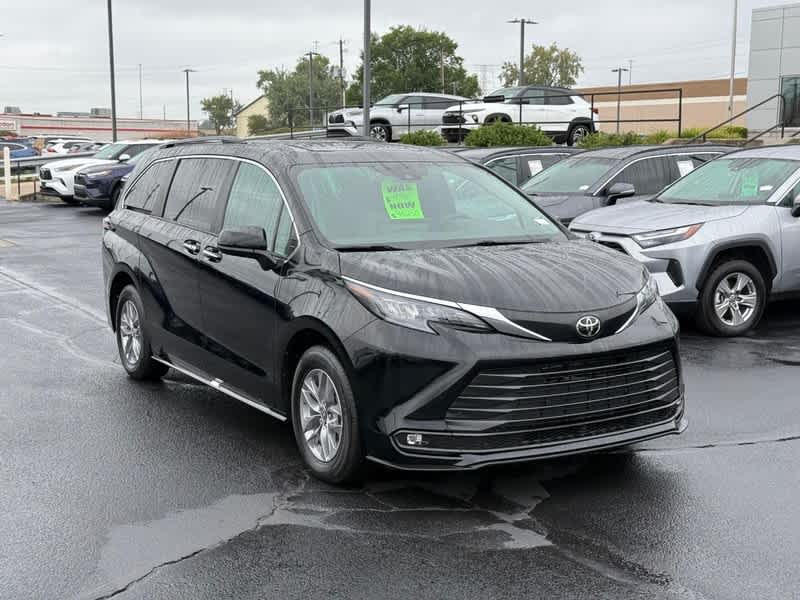 2026 Toyota Sienna XLE FWD 7-Passenger