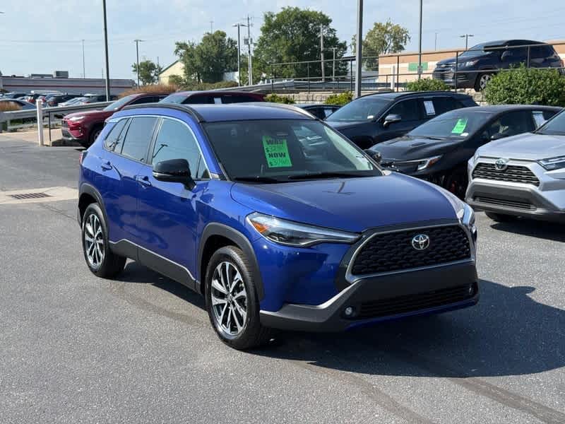 2025 Toyota Corolla Cross XLE 4WD