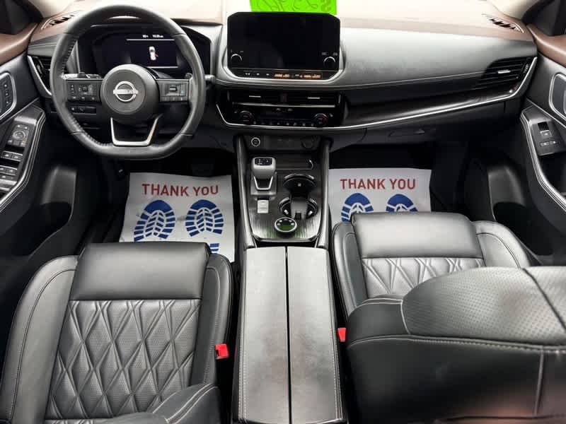 2022 Nissan Rogue AWD Platinum