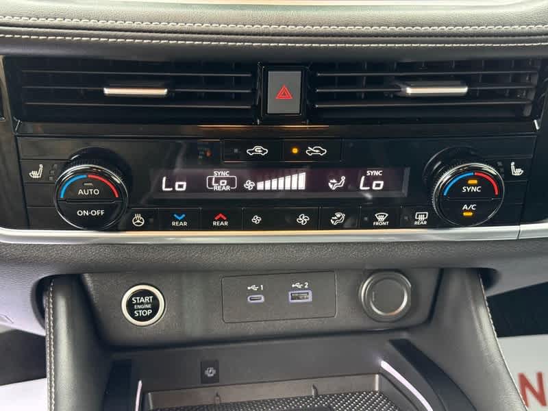 2022 Nissan Rogue AWD Platinum