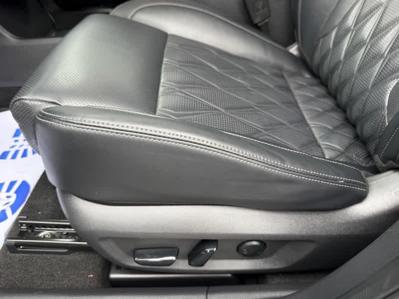 2022 Nissan Rogue AWD Platinum